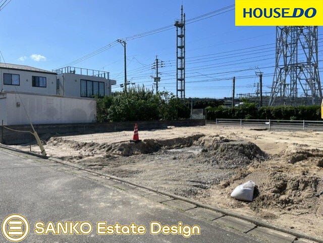 建築前の現地写真(3号棟側)です。令和8年11月完成予定!
完成前でも現地のご見学や同タイプの完成物件のご見学などのご相談受付中!お気軽にお問い合わせください