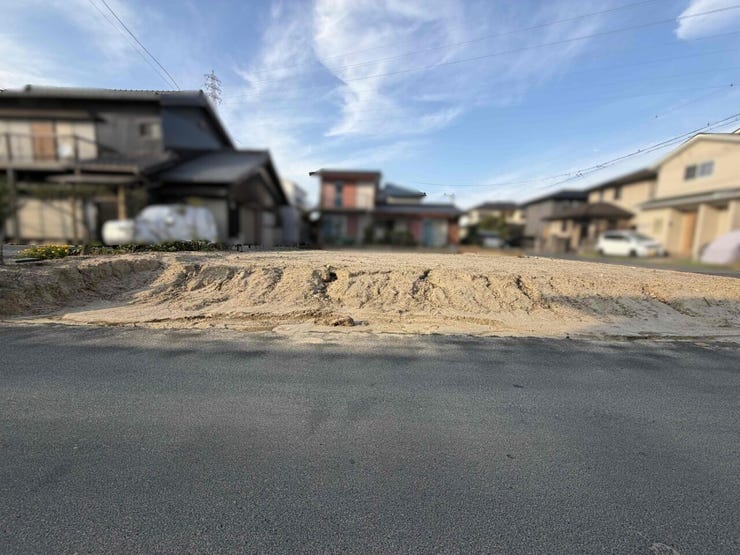 【外観】
【建築条件無し】お好きなハウスメーカーで建築可能です。