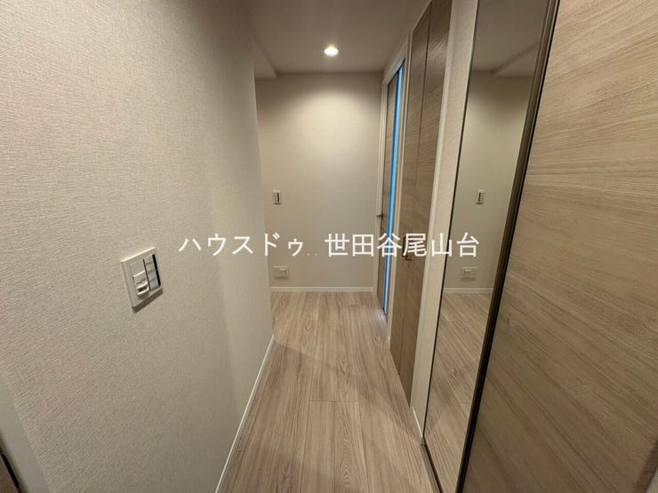 シューズインクローゼット付きの玄関。靴やアウトドア用品もすっきり収納でき、いつでも美しい玄関を保てます。