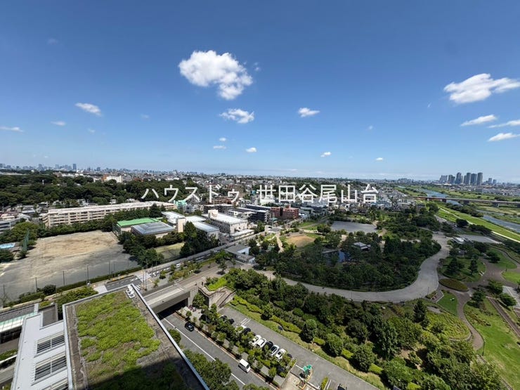 17階ならではの開放感あふれる眺望。爽やかな風と景色を楽しみながら、ゆとりある時間を過ごせます。