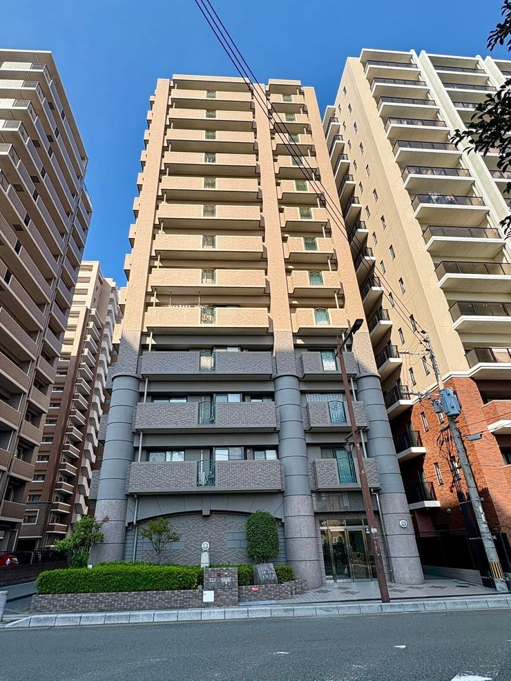 【外観】
■所在地:大野城市白木原1丁目
■建物構造:SRC地上13階 11階部分
■駐車台数:空有
■現況:居住中
■引渡日:相談