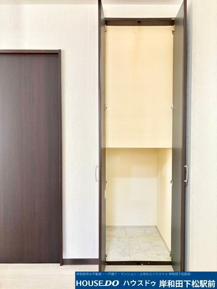 キッチン横収納♪パントリーとして活用すれば奥様だけの専用収納に♪