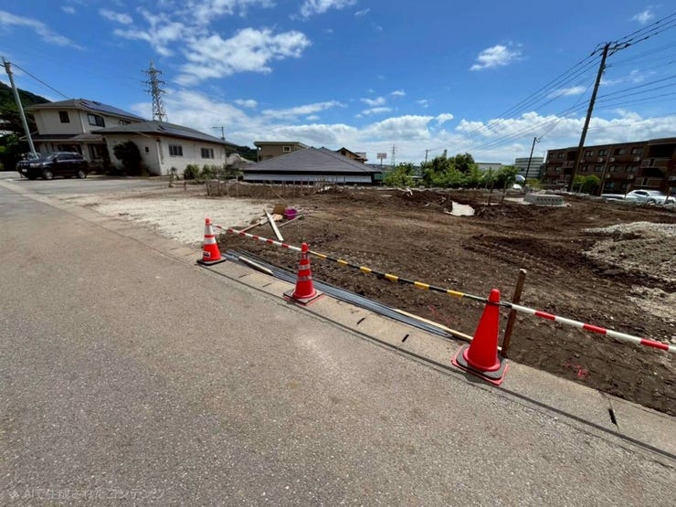 右側から見た外観。~現在建築中です~