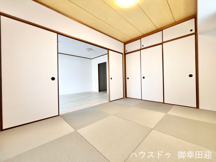 ■6帖和室■ゲストをもてなし、昼寝や家事にも使える、畳のぬくもりが心地よい多目的万能スペース。