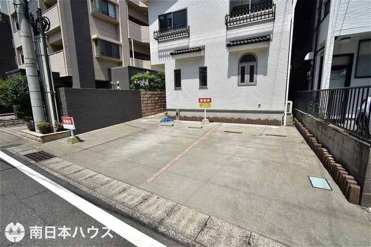 【駐車場】駐車2台分!前面道路の交通量が少ないのでゆっくりと駐車できます♪