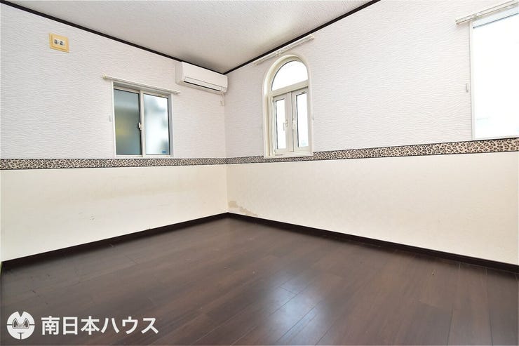【洋室】6帖の洋室です!ウォークインクローゼットを備えた寝室に最適なお部屋です♪
