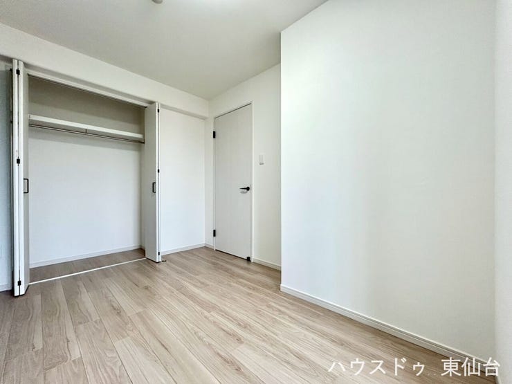 物入付きで使い勝手◎約5.1帖の洋室