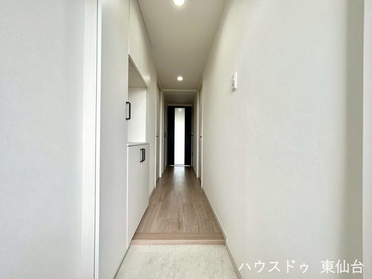 段差のないフラット設計で、毎日の出入りもスムーズに