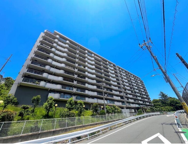 【外観】
室内リフォーム実施済!
南東向き・陽当り良好
眺望が良好な10階部分♪