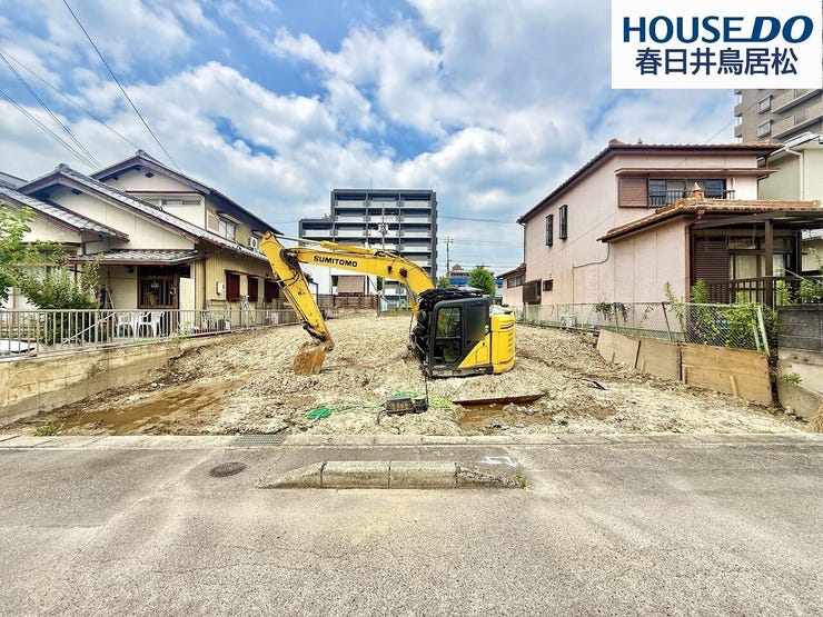 【外観】
◇7月10日撮影 外観写真◇
白山町の閑静な住宅街に限定1棟で新築戸建の登場です!収納力たっぷりの4LDK♪周辺施設も徒歩圏内に充実の便利な立地です。ぜひ、お休みの日にご家族で見学はいかがでしょう♪