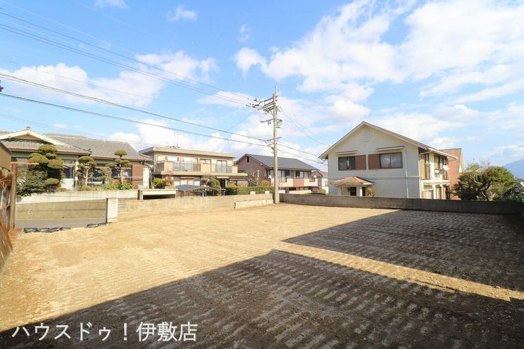 【外観写真】
「他社で住宅ローンに落ちてしまった」「車のローンが残っている」など、住宅ローンでお困りの方はぜひ一度弊社までご相談ください。