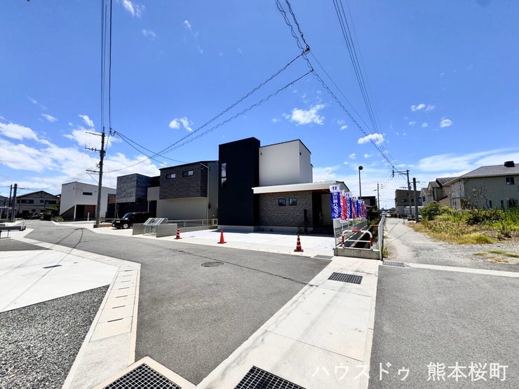 ■理想を叶える新しい暮らしの舞台■高いデザイン性と機能性を兼ね備えた住まい。ここで、家族の新しい物語が始まります。
