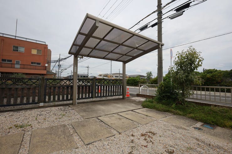バイクポートも完備!雨の日も安心の便利な住まい。