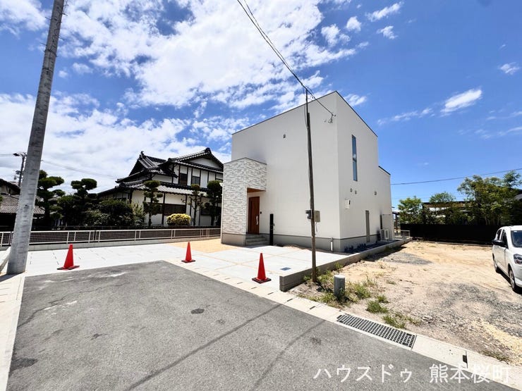 ■理想を叶える新しい暮らしの舞台■高いデザイン性と機能性を兼ね備えた住まい。ここで、家族の新しい物語が始まります。