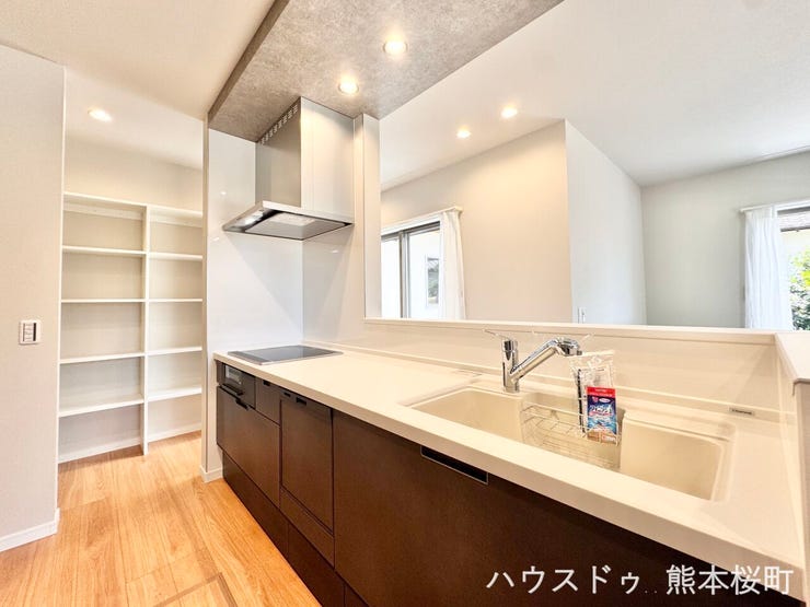 ■家族の「美味しい」が集まる舞台■高い機能性と美しいデザインを両立。料理する人も、待つ人も、笑顔になれる場所です。