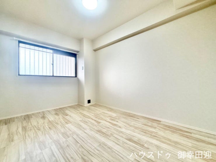 ■洋室②■心からリラックスできる静けさ、上質な眠りで、毎日をリセットします。明日への活力を養う空間です。
