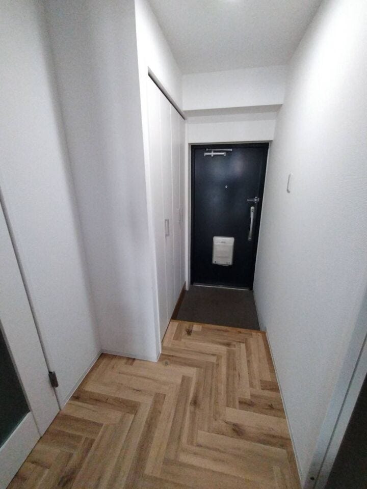 《玄関》
シューズボックスがあり収納スペースを確保。すっきりとした状態を保つことができます。