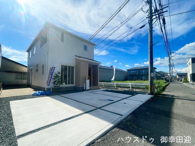 ■車と趣味の幅が広がる場所■単なる駐車スペースではない、洗車やタイヤ交換、DIYにも使える多目的な屋外スペースです。