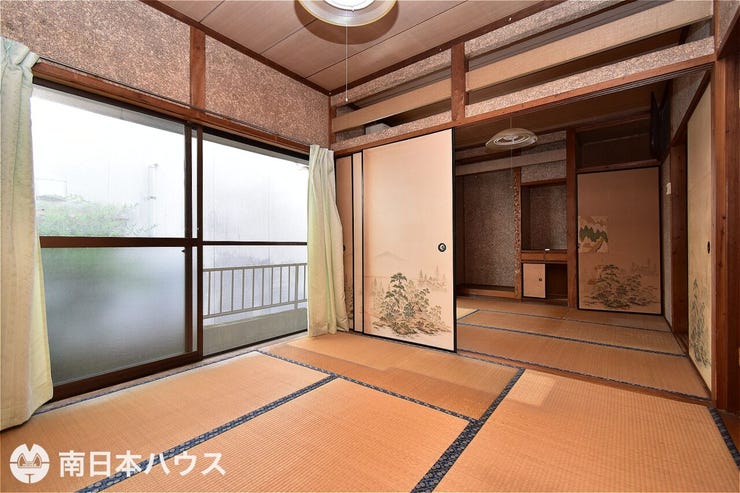 【和室】4.5帖の和室が2部屋あります!窓が大きく通風良好な室内です♪