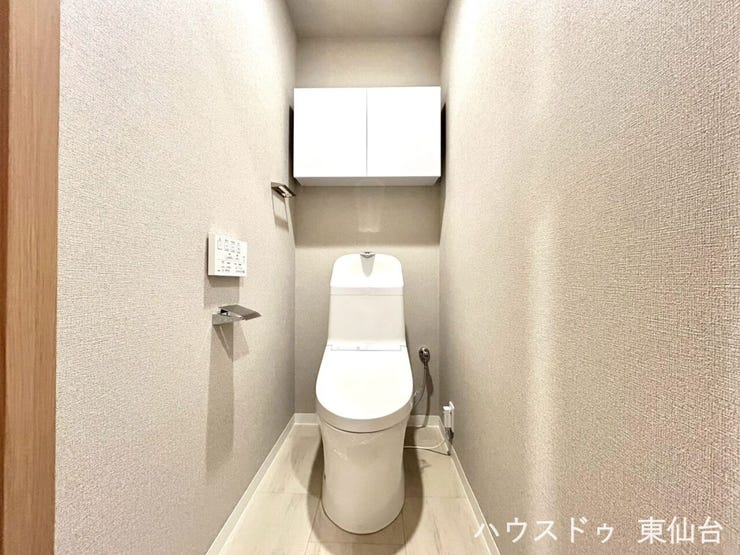 トイレはシンプルなデザインでお掃除もしやすそうです♪