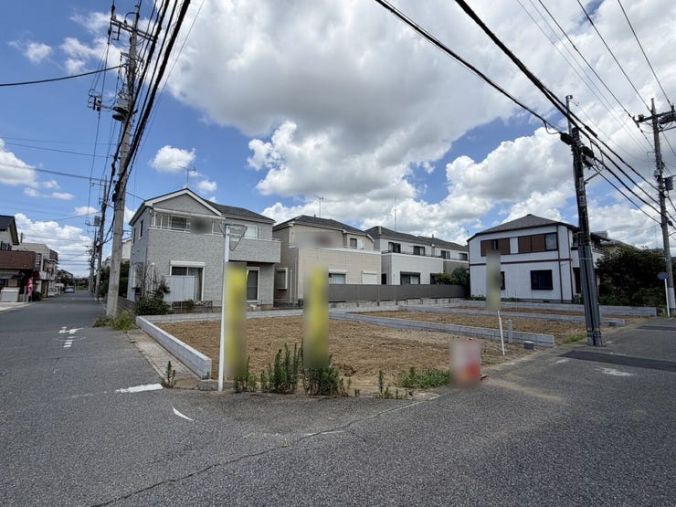 溢れる陽光に包まれて。光と暮らす、明るい住まいを想像させます♪