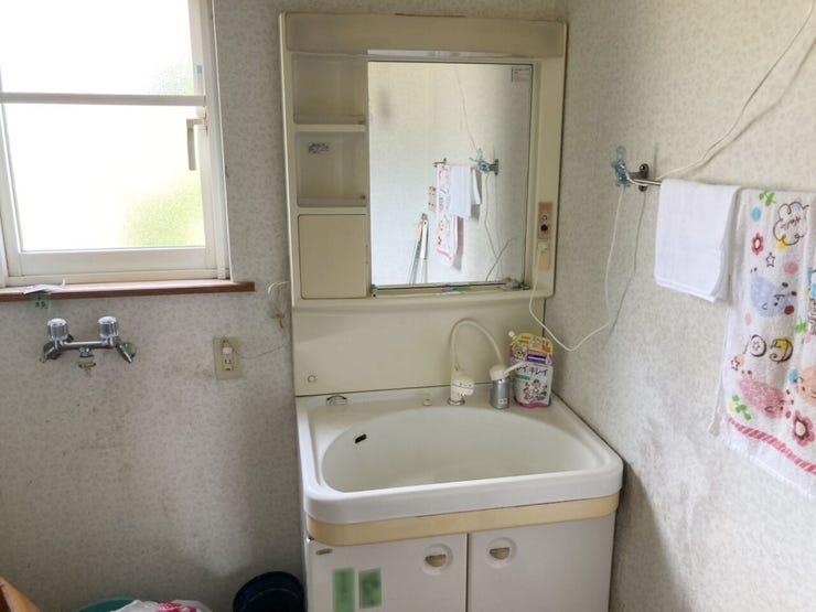 室内(2026年6月)撮影
◎現地案内予約受付中!◎
スキンケア用品や歯ブラシをすっきり収納できる洗面化粧台!