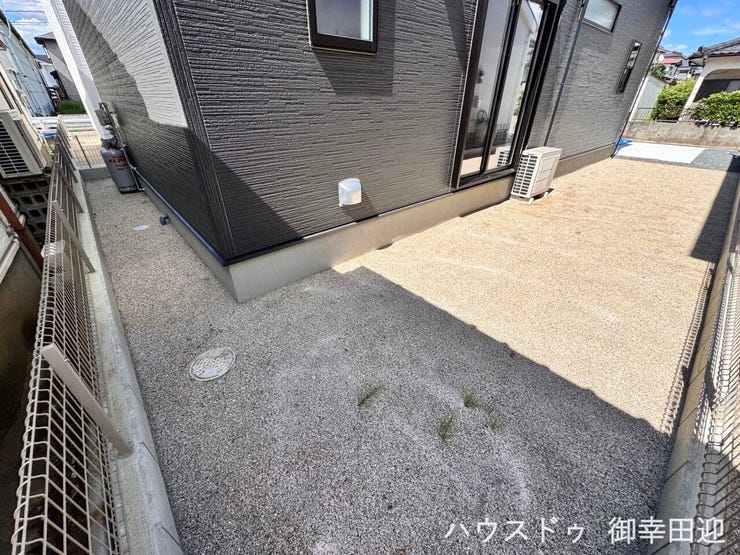 ■遊びと安らぎの多目的空間■子どもが安全に遊べ、ペットと触れ合い、大人も自然に癒やされる、暮らしを彩るスペースです。