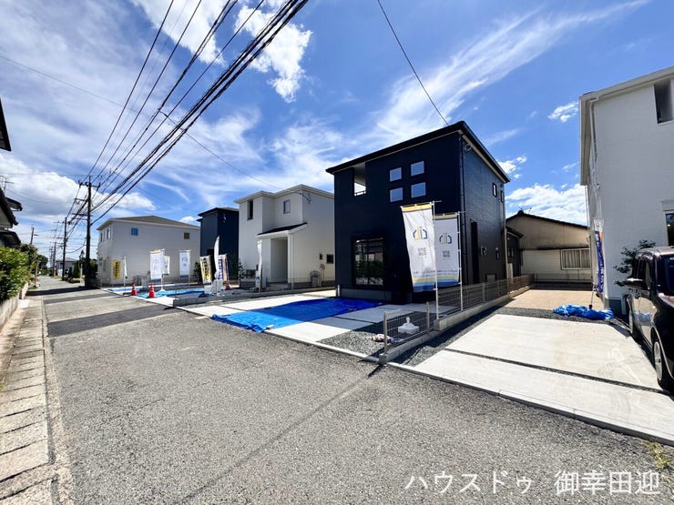 ■理想を叶える新しい暮らしの舞台■高いデザイン性と機能性を兼ね備えた住まい。ここで、家族の新しい物語が始まります。