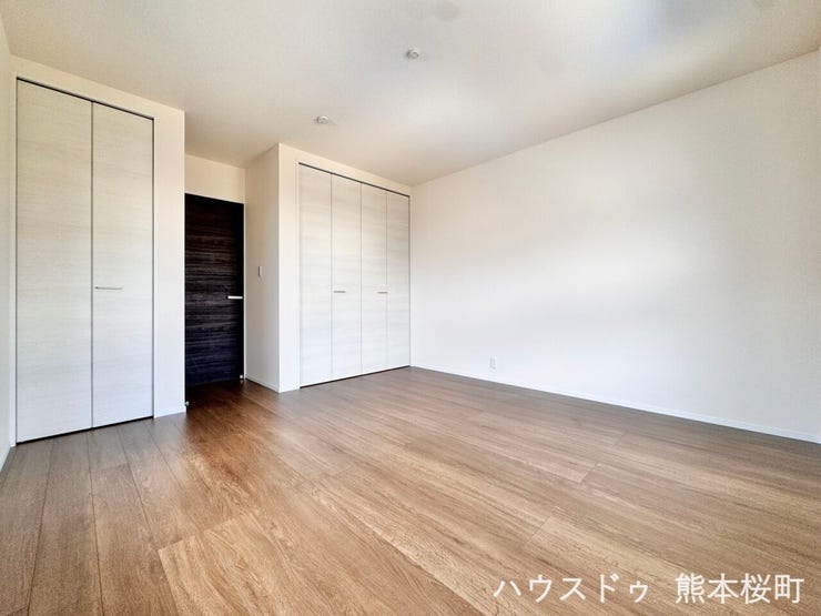 ■2階8.5帖洋室■心からリラックスできる静けさ、上質な眠りで、毎日をリセットします。明日への活力を養う空間です。