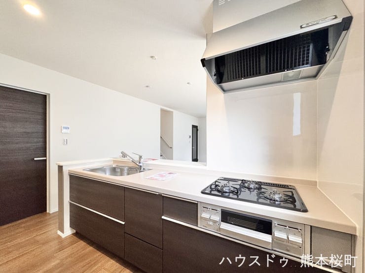 ■家族の「美味しい」が集まる舞台■高い機能性と美しいデザインを両立。料理する人も、待つ人も、笑顔になれる場所です。