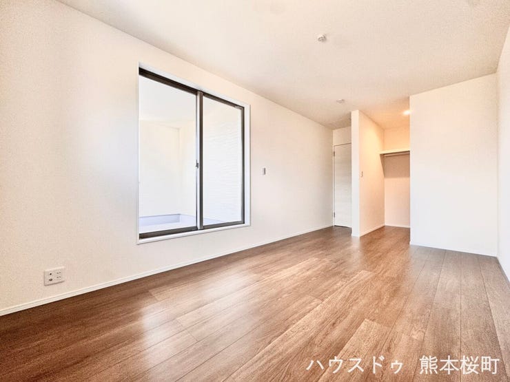 ■2階8帖洋室■心からリラックスできる静けさ、上質な眠りで、毎日をリセットします。明日への活力を養う空間です。