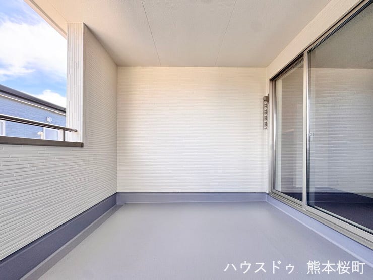 ■空の下の開放的な特等席■日光浴や読書、外の空気を感じながらリフレッシュ。暮らしを豊かにする、もう一つの心地よい空間です。