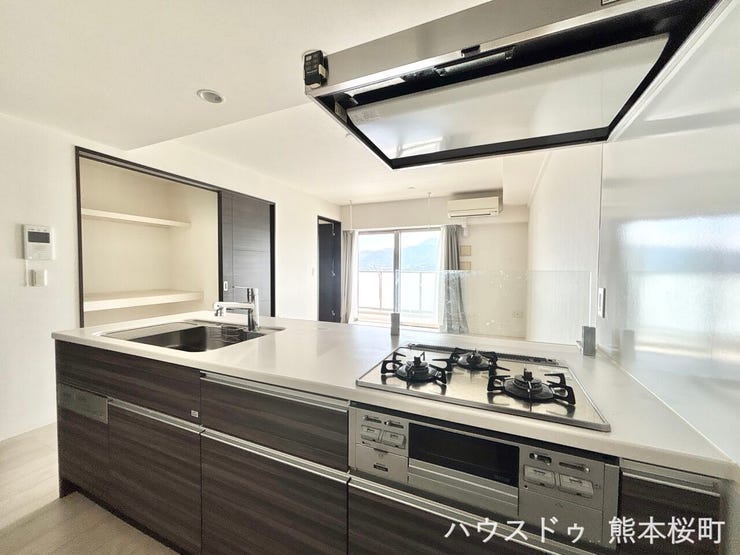 ■家族の「美味しい」が集まる舞台■高い機能性と美しいデザインを両立。料理する人も、待つ人も、笑顔になれる場所です。