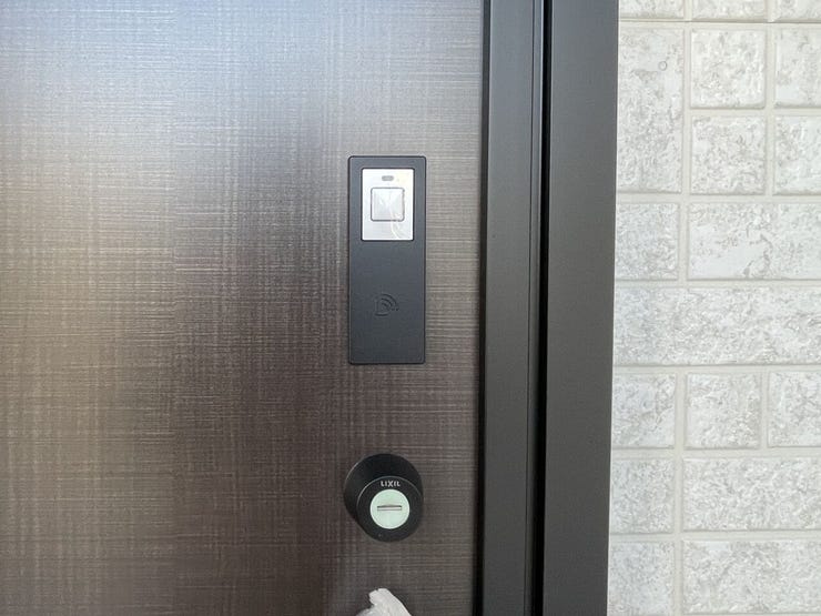 ○スマートキー○ 同仕様
ワンタッチで簡単施錠♪お荷物が多くてもラクラク開錠できますね♪