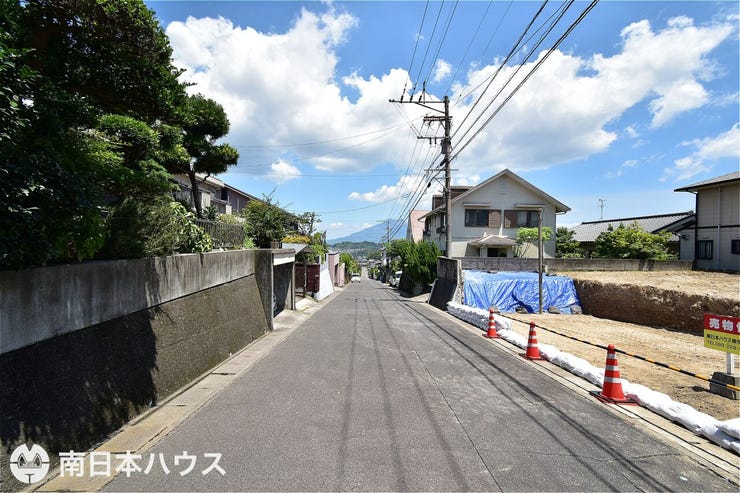 明和１丁目 新築戸建 明和１丁目／２区画 【前面道路】北向きの前面道路幅は約6ｍです！団地内の道路で交通量も少ない静かな住環境です♪