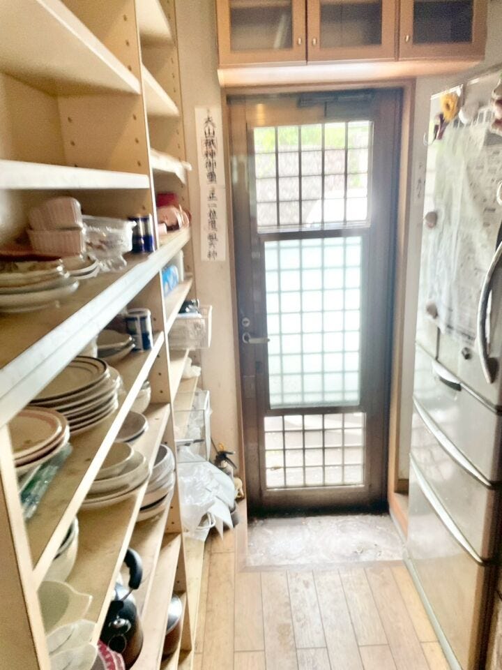 デッドスペースを有効活用した、便利な収納。