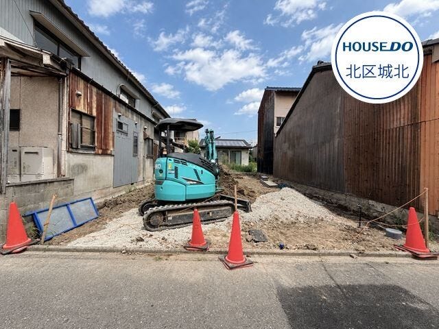 【外観】
●西区上堀越町エリア●
◇庄内小学校:徒歩約7分
◇名塚中学校:徒歩約5分
◇バロー堀越店:徒歩約14分
◇V・drug名塚店:徒歩約11分
◇堀越公園:徒歩約4分