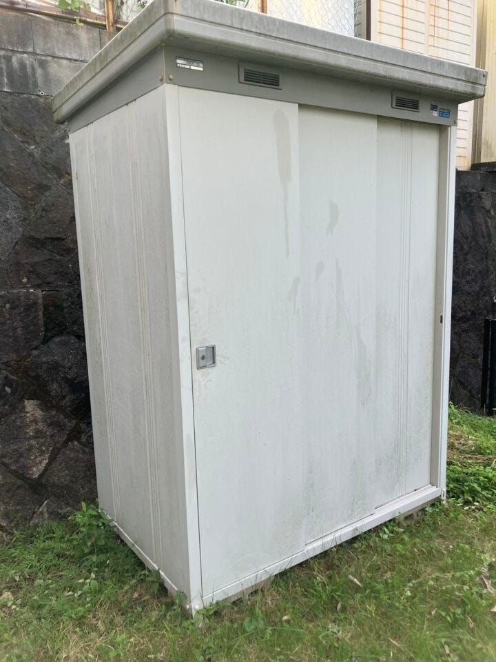 たくさんの道具を収納できる倉庫がございます。
