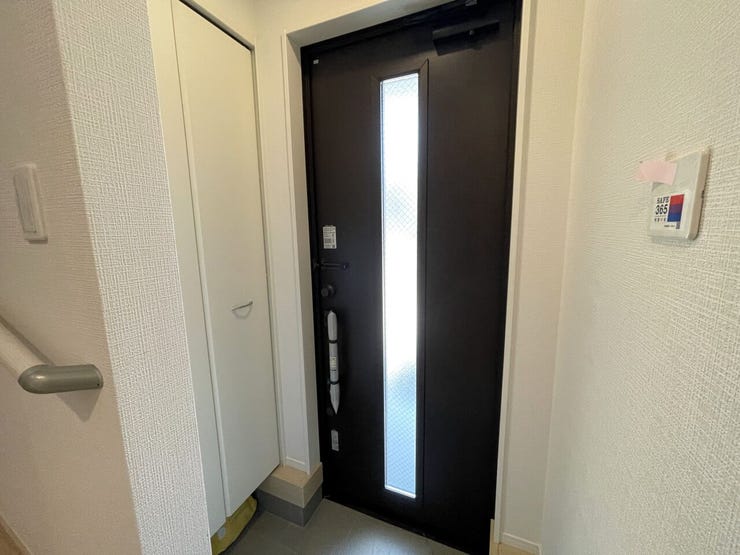◇玄関◇ 同仕様
シューズボックス付きの玄関♪
玄関がスッキリとお使いいただけます♪