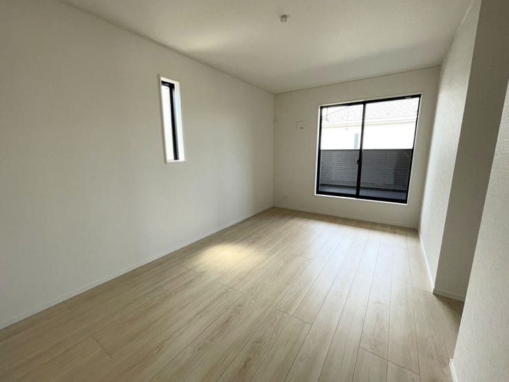 ◇洋室◇ 同仕様
2面採光のお部屋は明るく風通しが良いです♪
収納もしっかり出来ますよ!