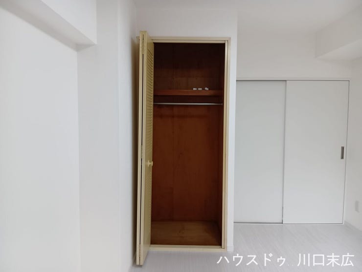 かさばる衣類や小物をたっぷりと収納できるクローゼットを備え、居住空間をより美しく広々と使うことができます。