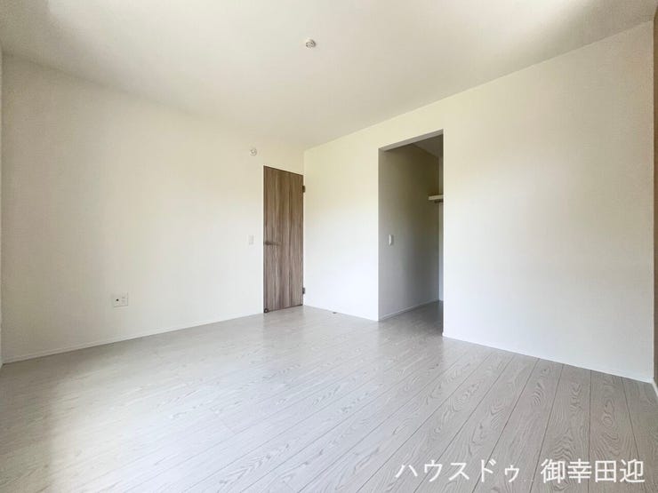 ■2階7帖洋室■心からリラックスできる静けさ、上質な眠りで、毎日をリセットします。明日への活力を養う空間です。