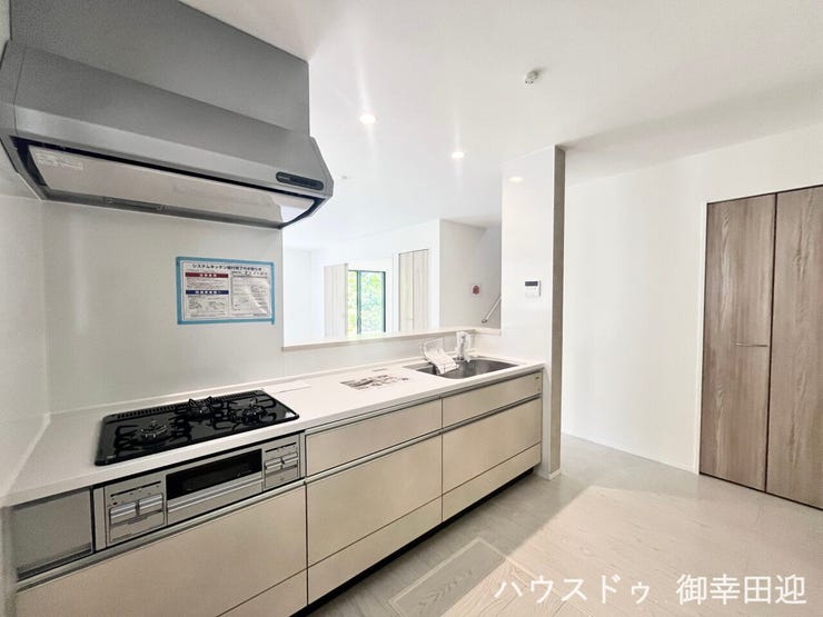 ■家族の「美味しい」が集まる舞台■高い機能性と美しいデザインを両立。料理する人も、待つ人も、笑顔になれる場所です。