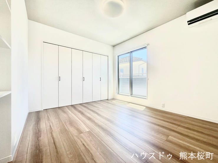 ■2階7.5帖洋室■心からリラックスできる静けさ、上質な眠りで、毎日をリセットします。明日への活力を養う空間です。