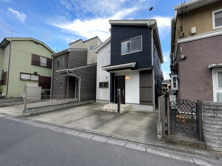 ■外観別アングル
※掲載写真は実際の外観を撮影したもので、一部車等をAI加工により補正しています。
