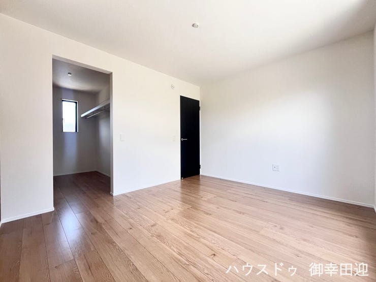 ■2階7帖洋室■心からリラックスできる静けさ、上質な眠りで、毎日をリセットします。明日への活力を養う空間です。
