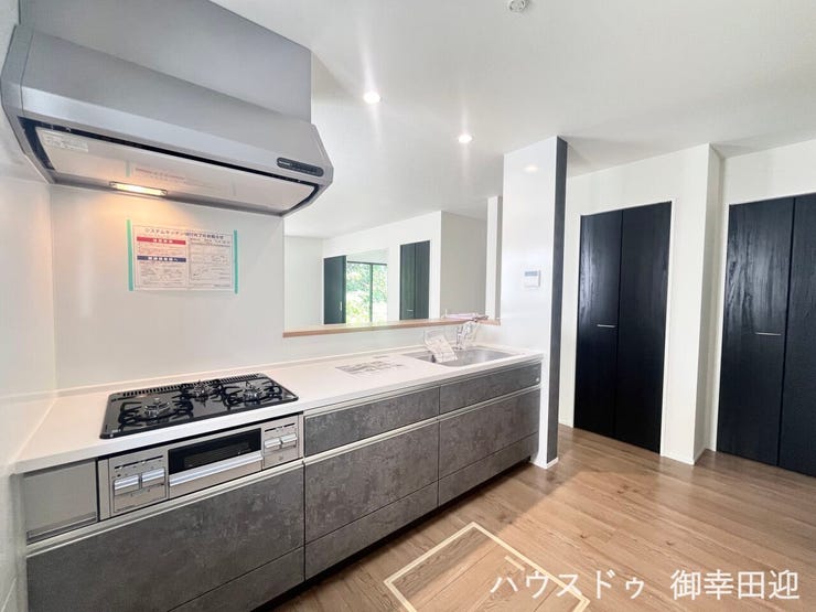 ■家族の「美味しい」が集まる舞台■高い機能性と美しいデザインを両立。料理する人も、待つ人も、笑顔になれる場所です。
