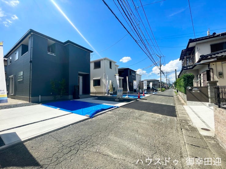 ■理想を叶える新しい暮らしの舞台■高いデザイン性と機能性を兼ね備えた住まい。ここで、家族の新しい物語が始まります。