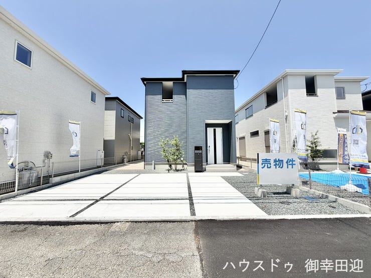 ■車と趣味の幅が広がる場所■単なる駐車スペースではない、洗車やタイヤ交換、DIYにも使える多目的な屋外スペースです。