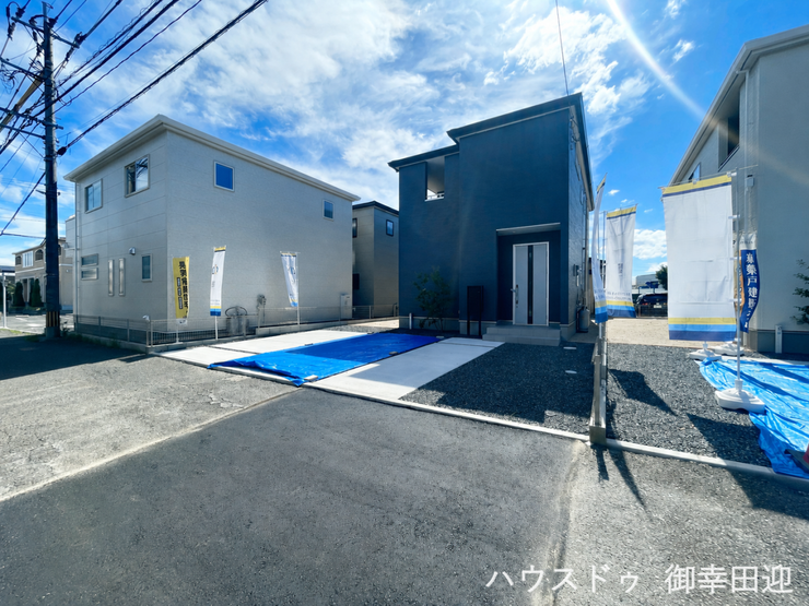 ■車と趣味の幅が広がる場所■単なる駐車スペースではない、洗車やタイヤ交換、DIYにも使える多目的な屋外スペースです。